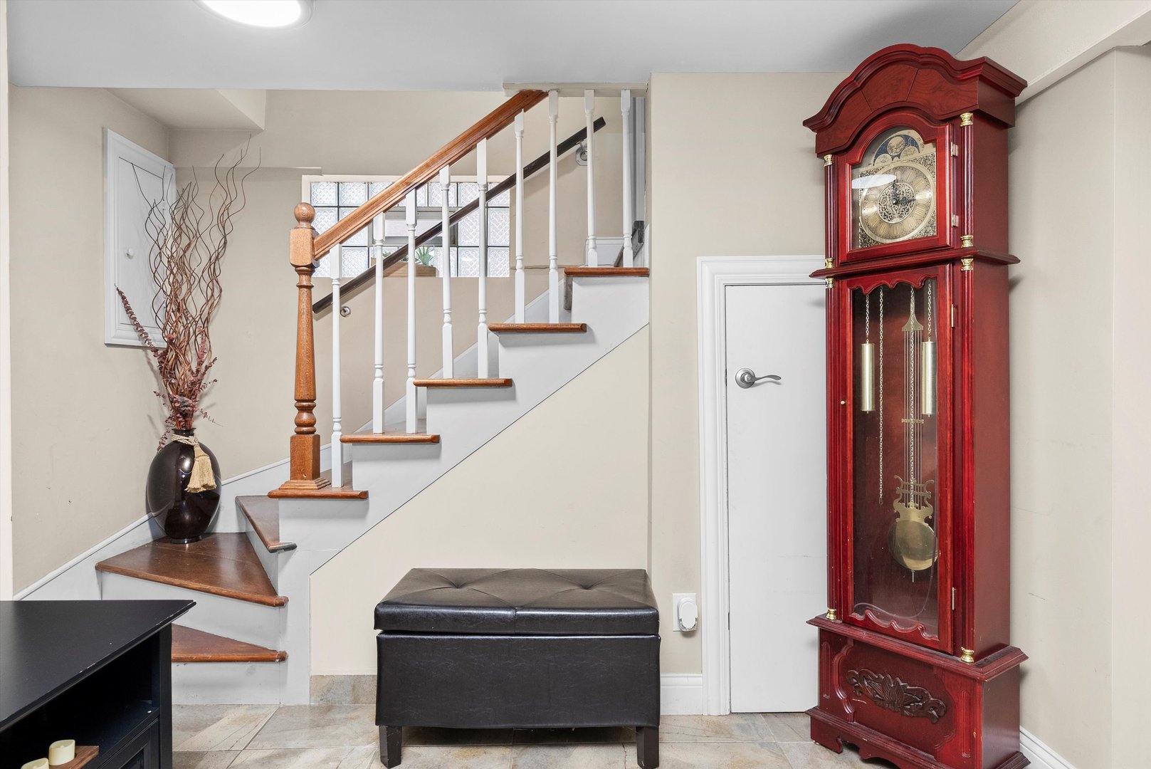 6123 S Meade Avenue, Chicago, IL 60638