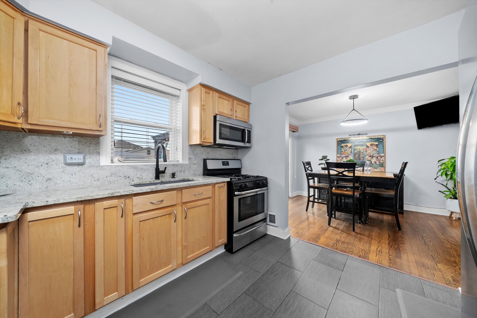 6123 S Meade Avenue, Chicago, IL 60638