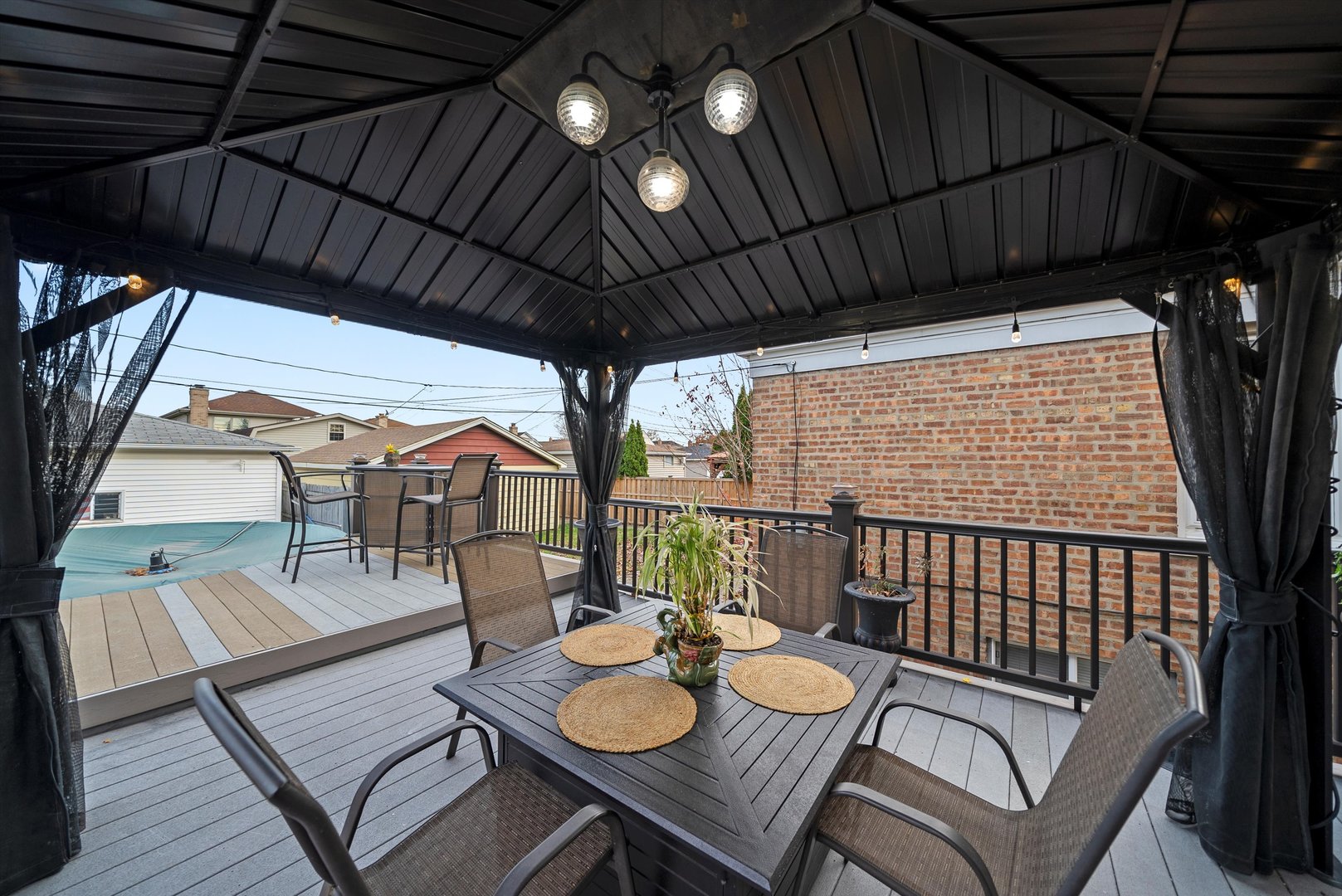 6123 S Meade Avenue, Chicago, IL 60638