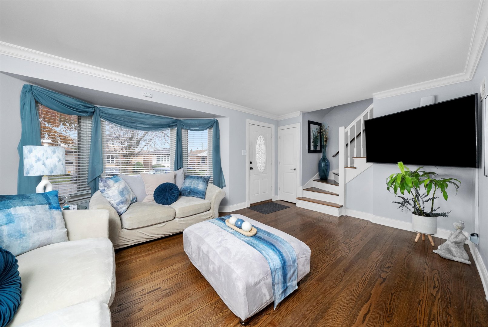 6123 S Meade Avenue, Chicago, IL 60638