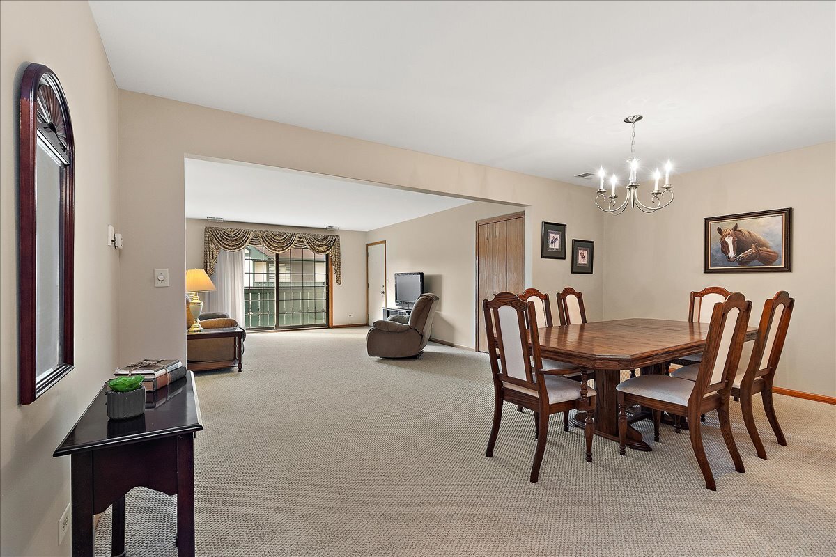 8058 Autobahn Drive #202, Palos Park, IL 60464