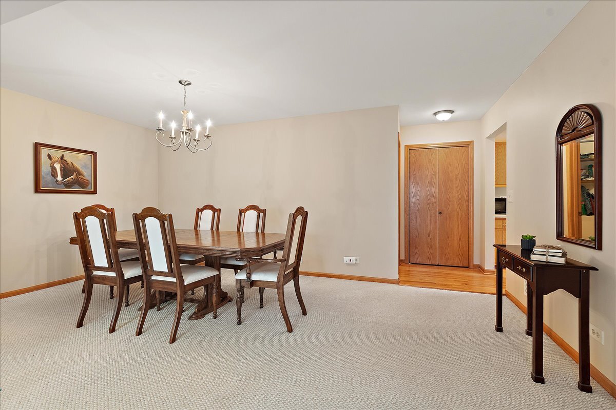 8058 Autobahn Drive #202, Palos Park, IL 60464