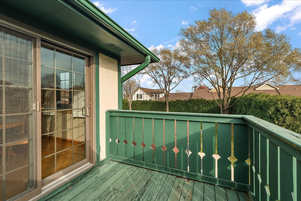 8058 Autobahn Drive #202, Palos Park, IL 60464