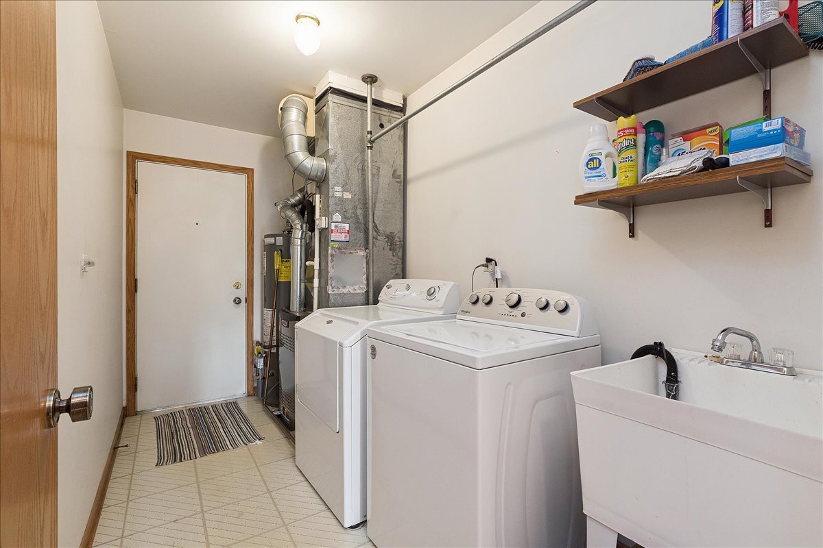 8058 Autobahn Drive #202, Palos Park, IL 60464