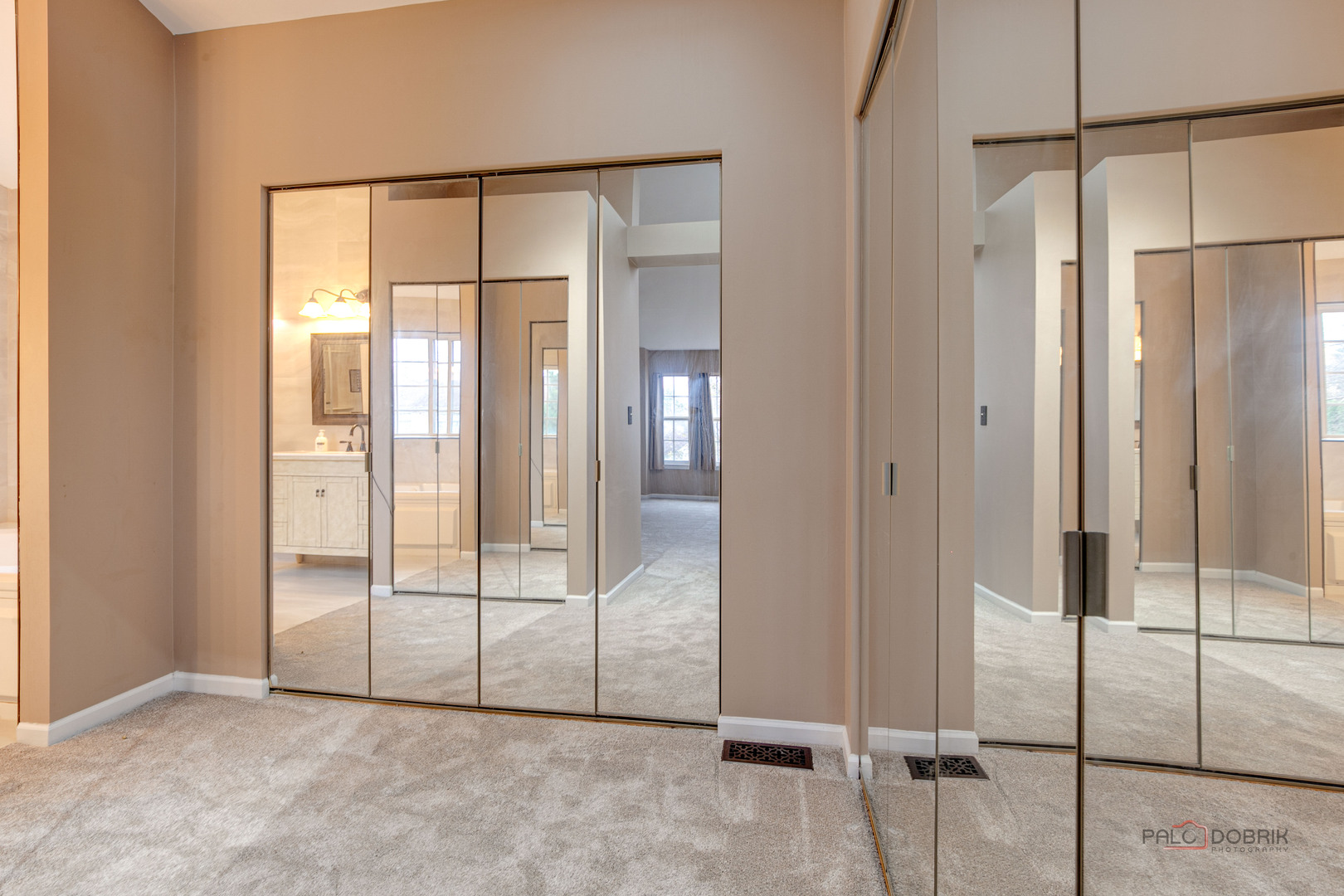 1090 Village Lane, Gurnee, IL 60031