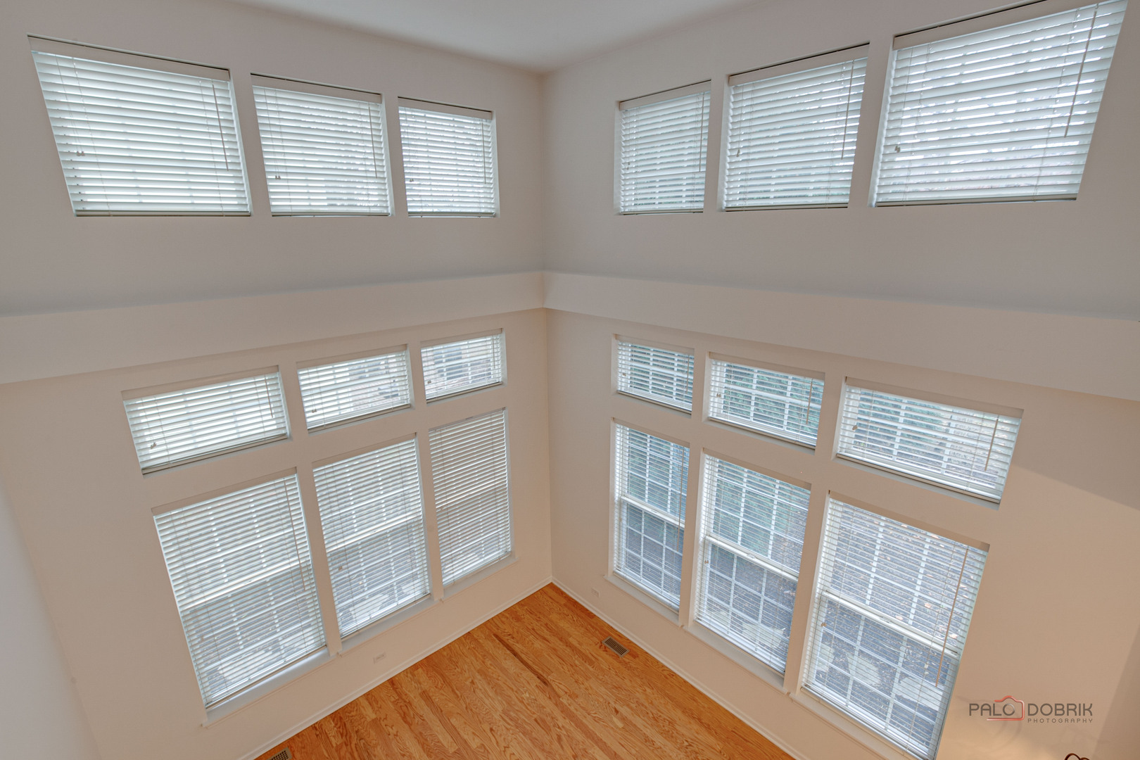 1090 Village Lane, Gurnee, IL 60031