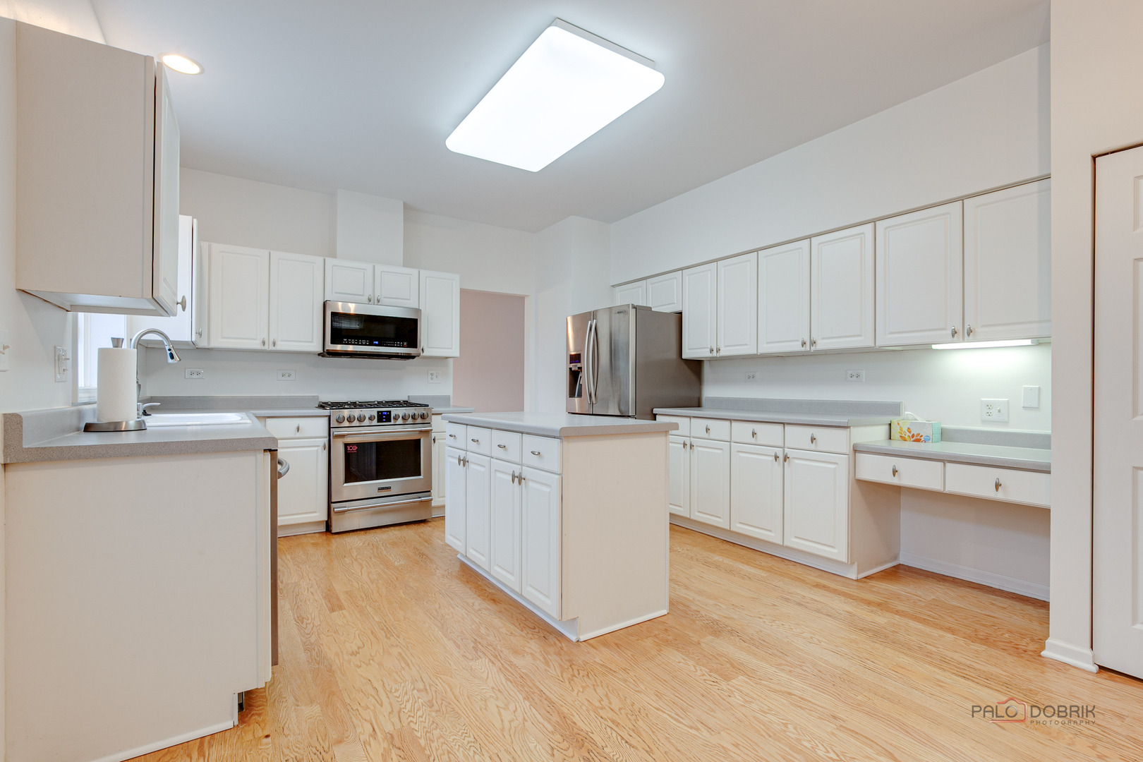 1090 Village Lane, Gurnee, IL 60031