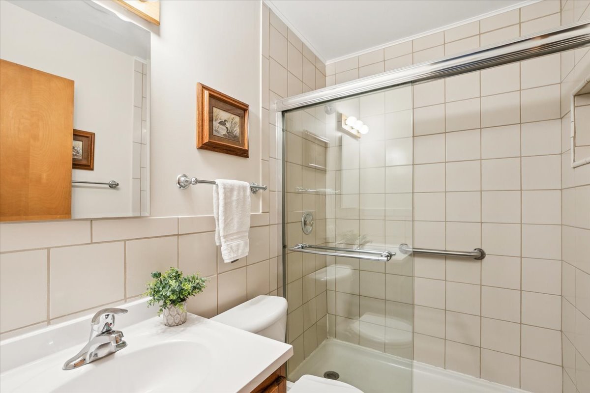 223 S Glendale Avenue, Barrington, IL 60010