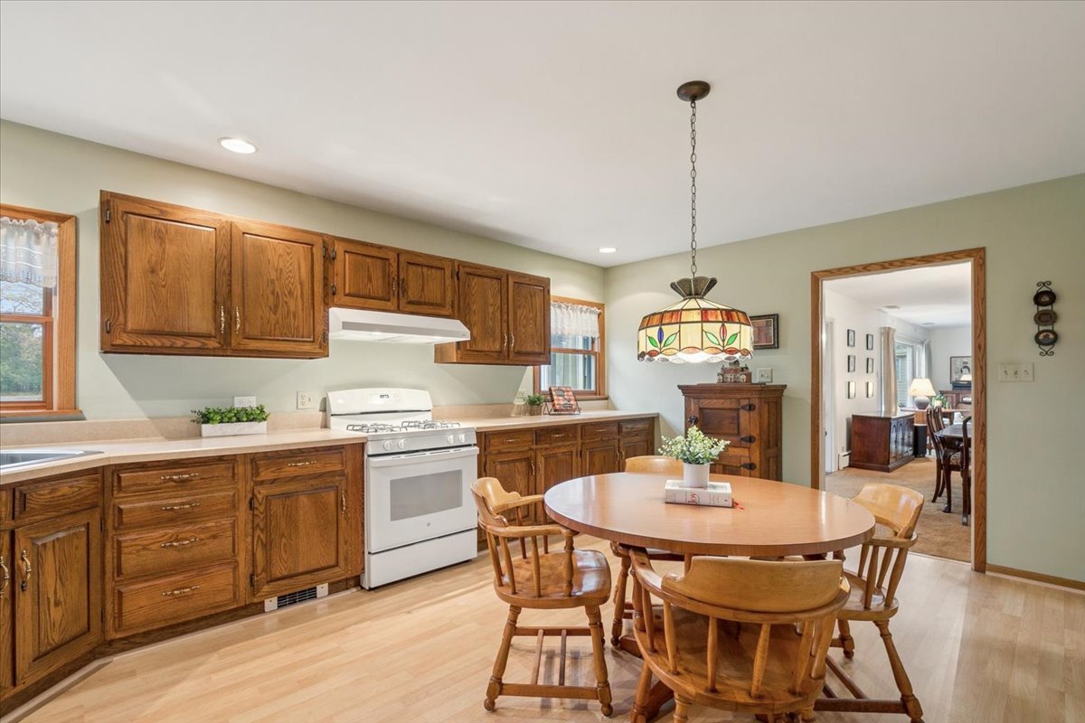 223 S Glendale Avenue, Barrington, IL 60010