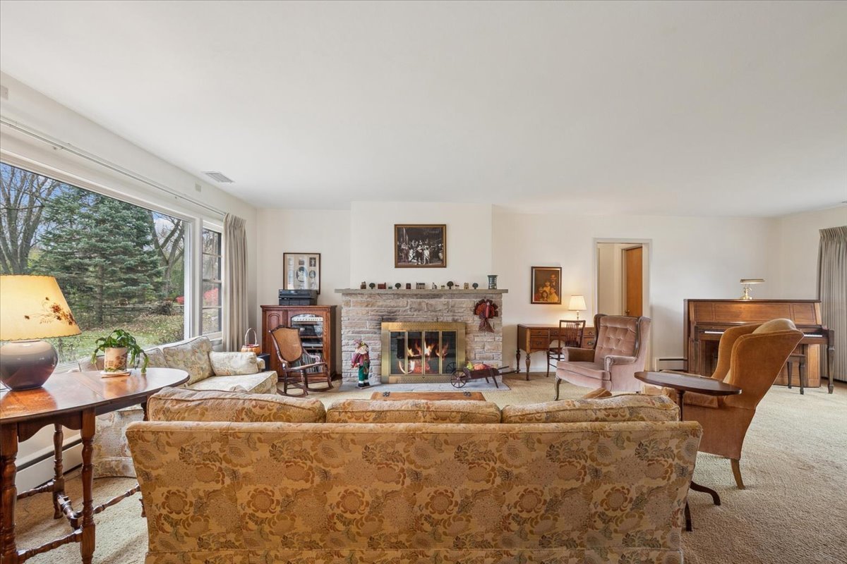 223 S Glendale Avenue, Barrington, IL 60010