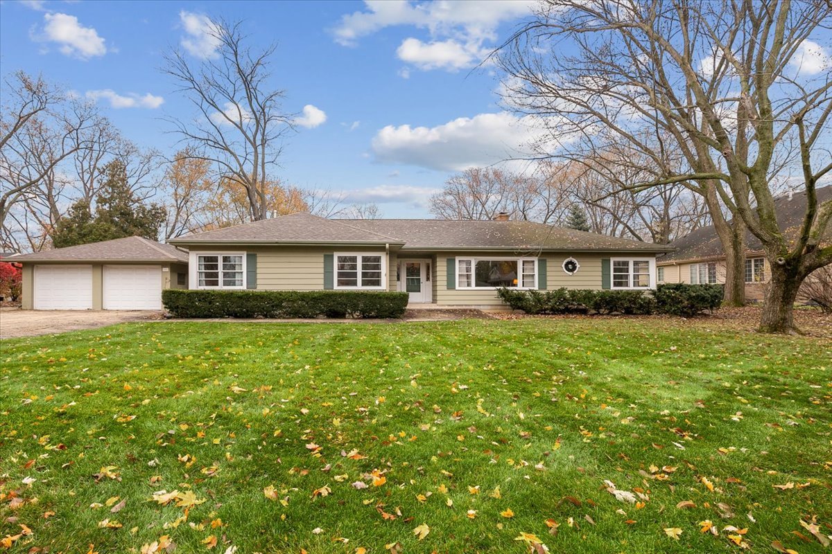 223 S Glendale Avenue, Barrington, IL 60010