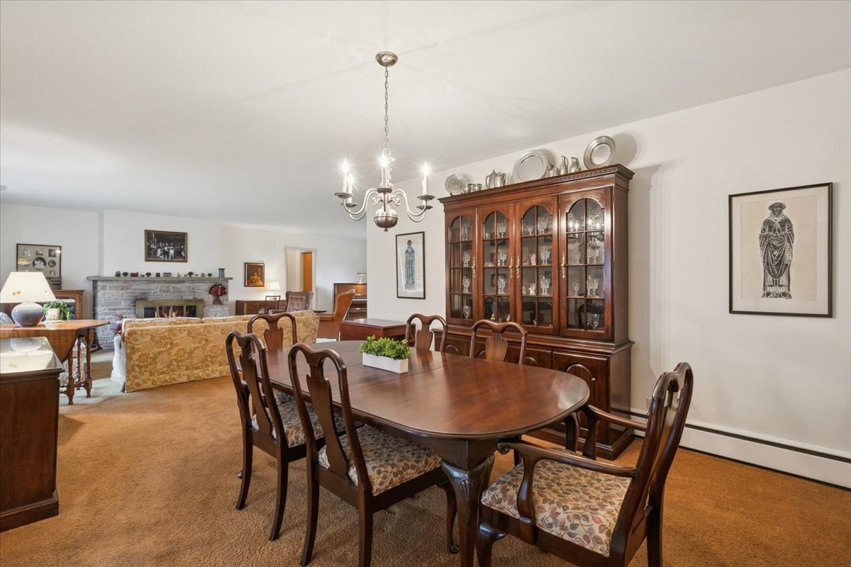 223 S Glendale Avenue, Barrington, IL 60010