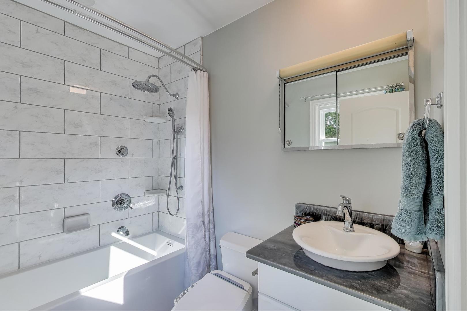 4N336 Locust Avenue, West Chicago, IL 60185