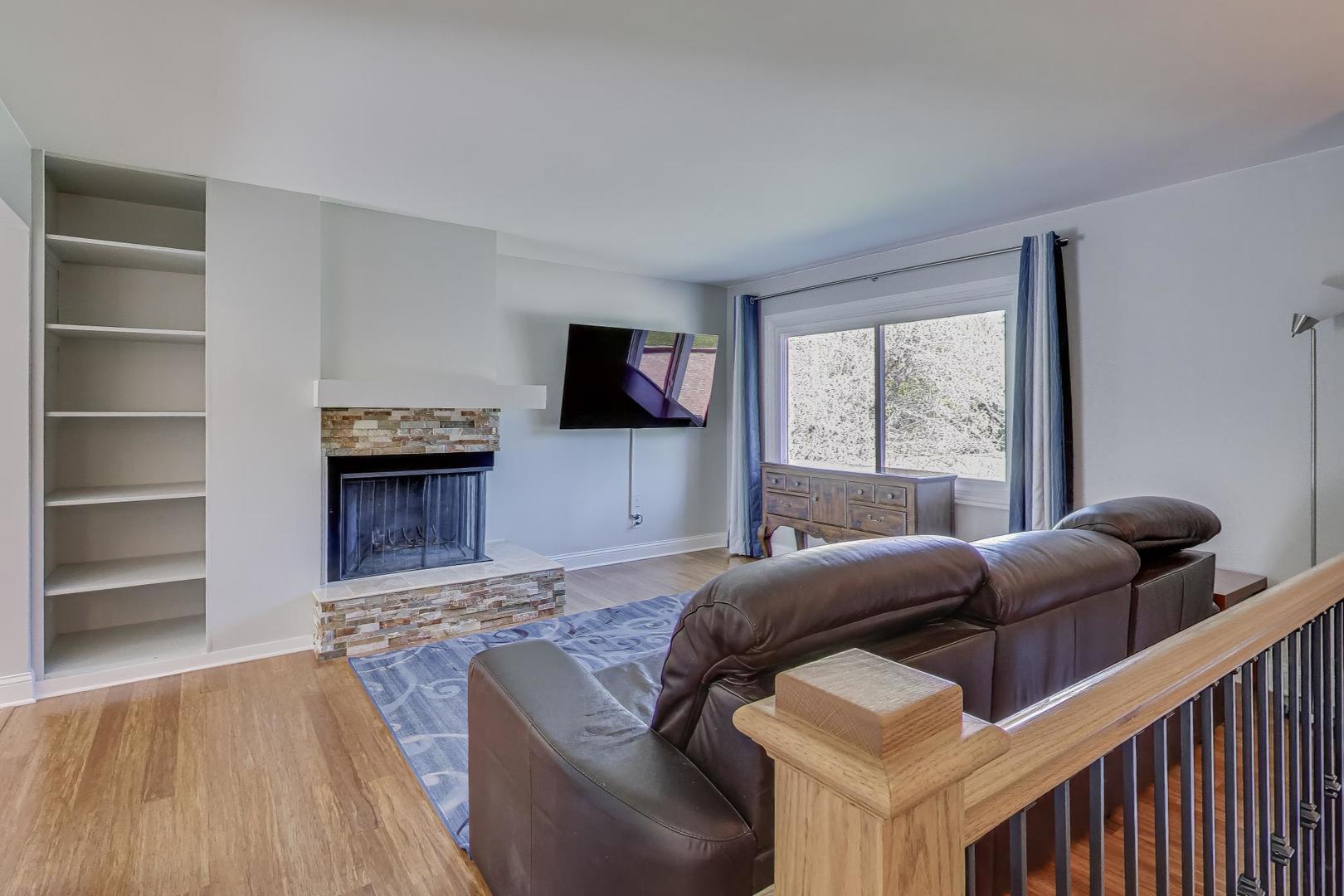 4N336 Locust Avenue, West Chicago, IL 60185