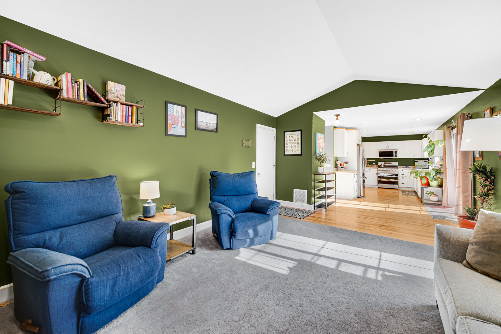 2105 Lawson Boulevard, Gurnee, IL 60031