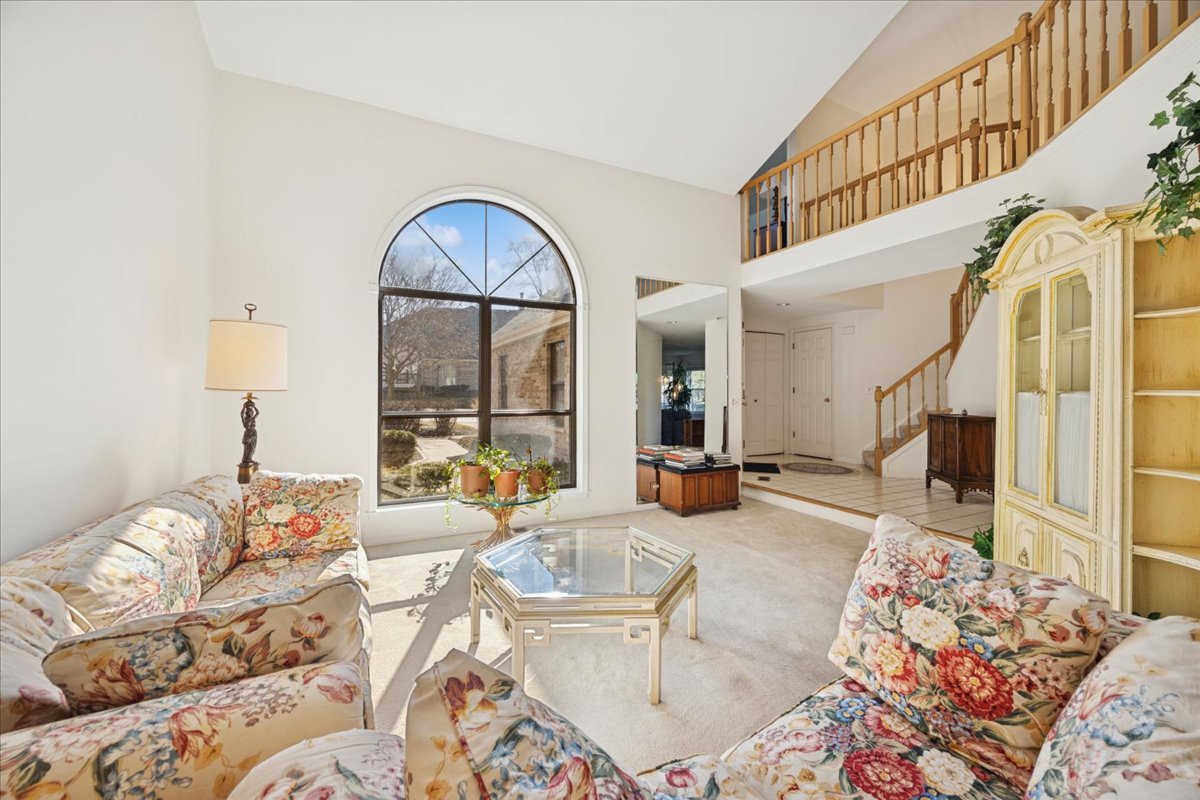 11438 Ashley Woods Drive, Westchester, IL 60154