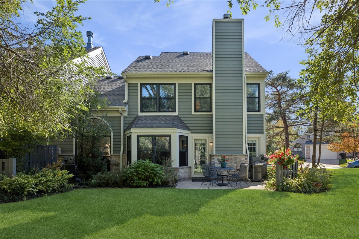 11438 Ashley Woods Drive, Westchester, IL 60154