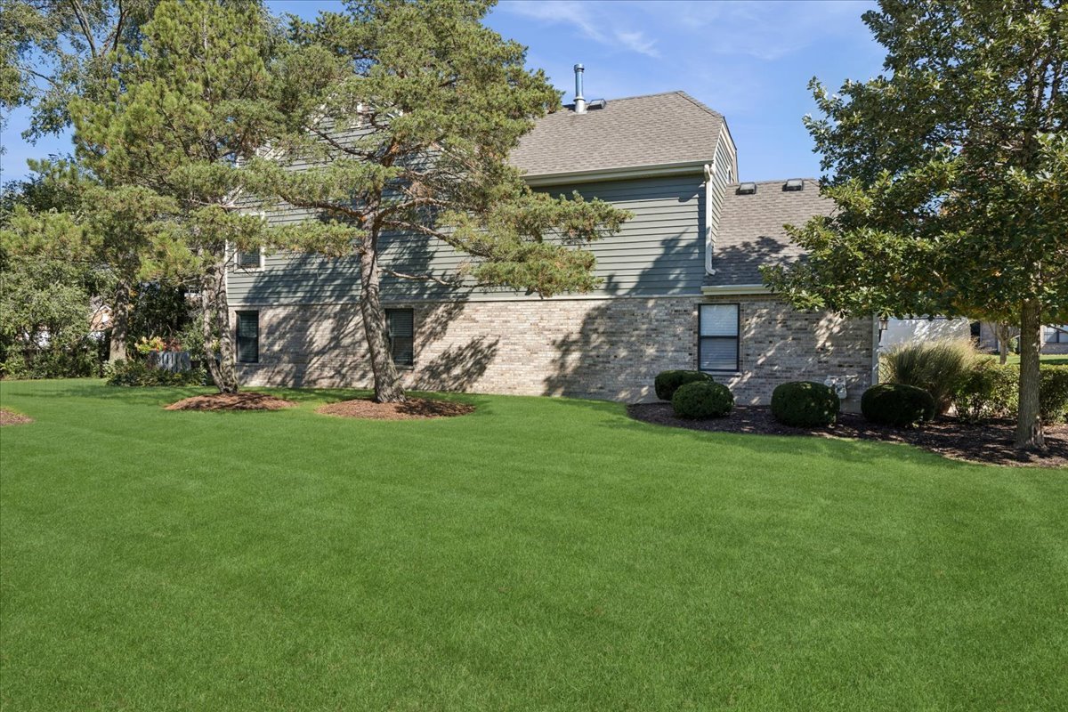 11438 Ashley Woods Drive, Westchester, IL 60154