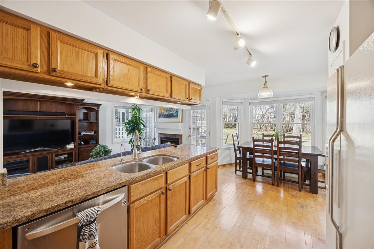 11438 Ashley Woods Drive, Westchester, IL 60154