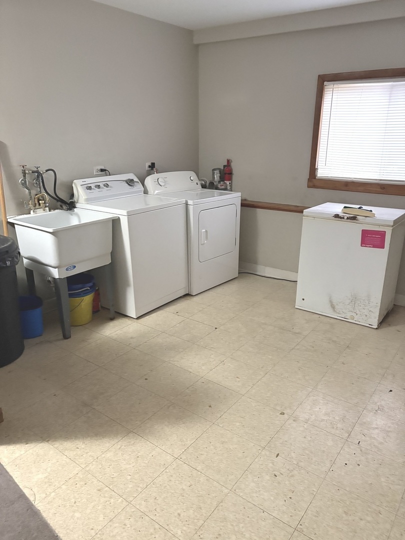 2347 S 17 Avenue, Broadview, IL 60155