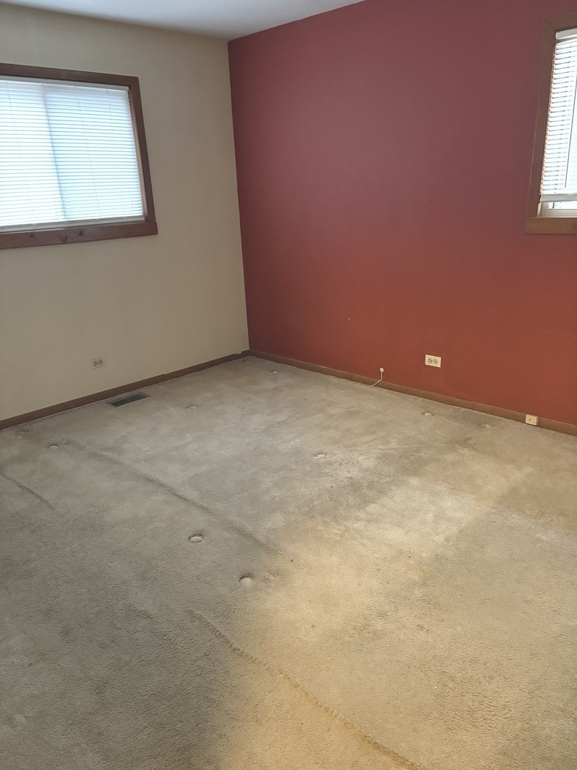 2347 S 17 Avenue, Broadview, IL 60155