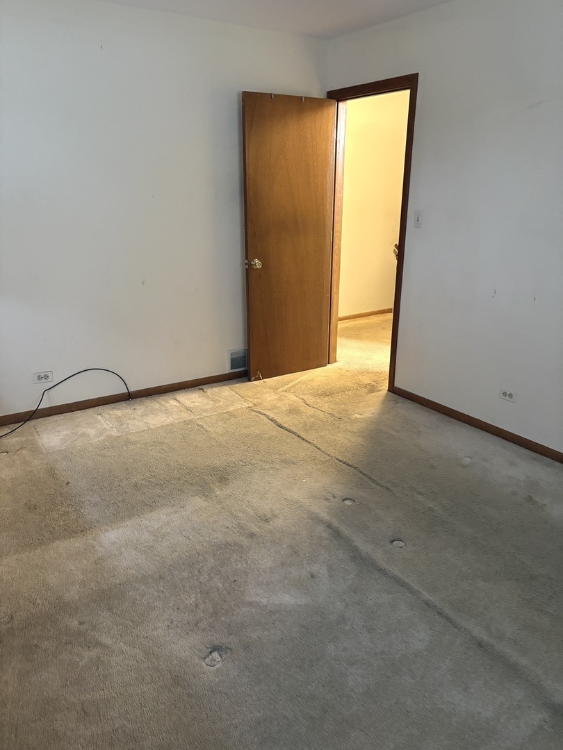 2347 S 17 Avenue, Broadview, IL 60155