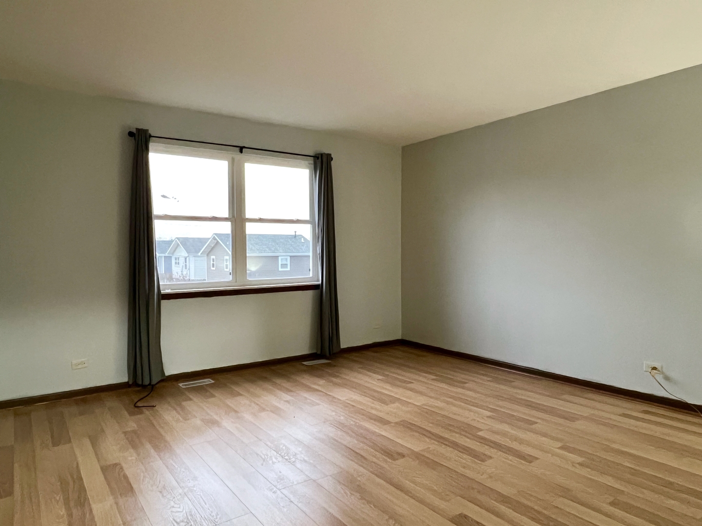 2611 E Martha Place, Burnham, IL 60633