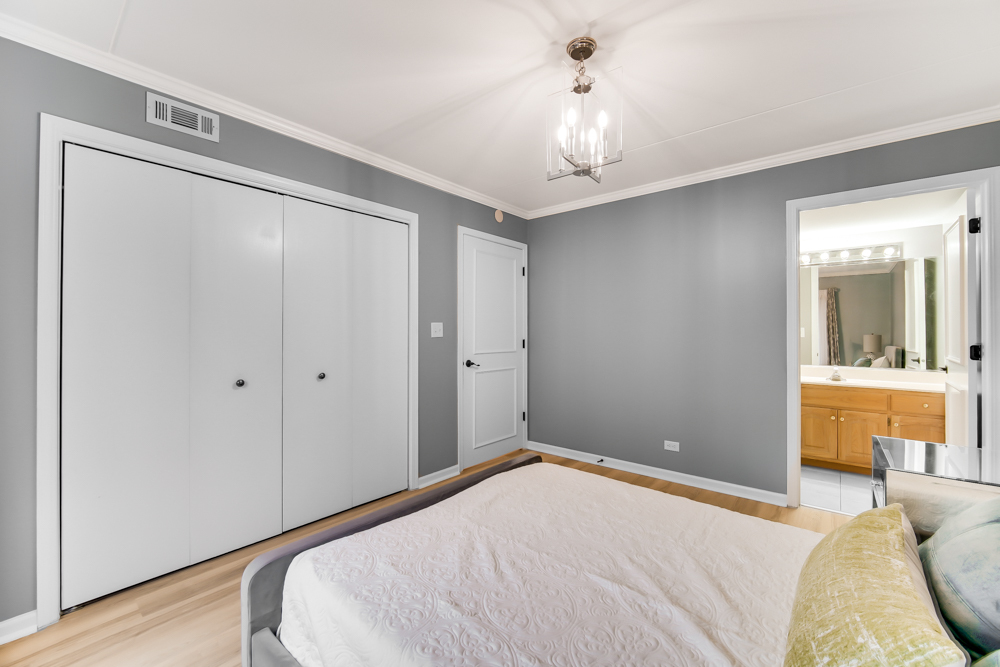 10832 S 76TH Avenue #2T, Worth, IL 60482