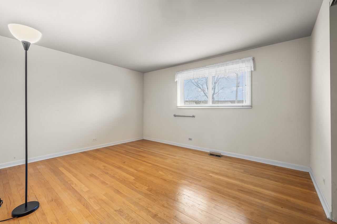 2407 N Champlain Street, Arlington Heights, IL 60004