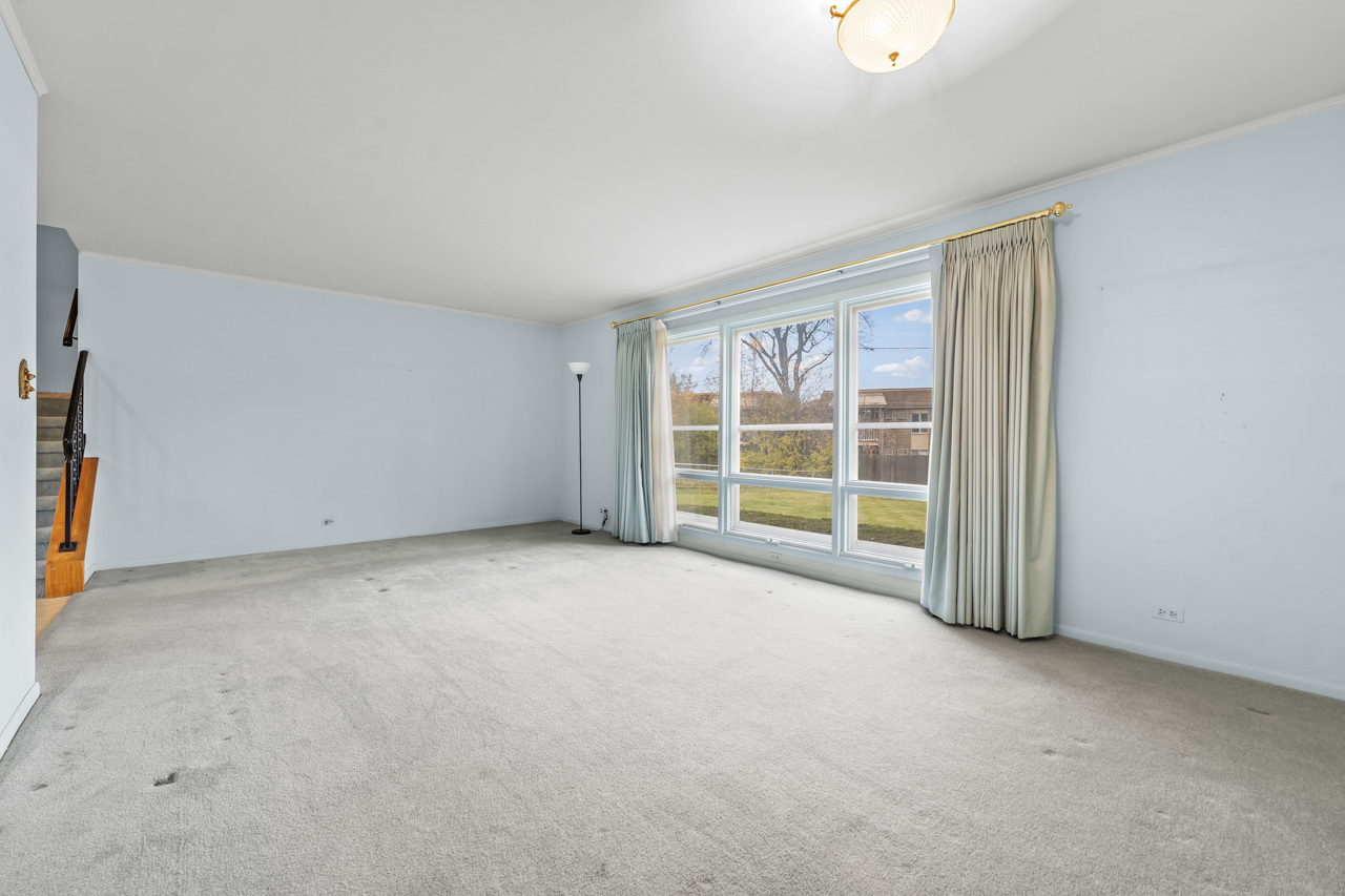 2407 N Champlain Street, Arlington Heights, IL 60004