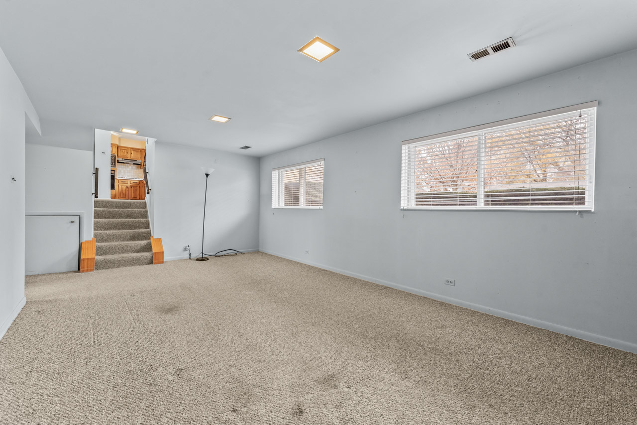 2407 N Champlain Street, Arlington Heights, IL 60004