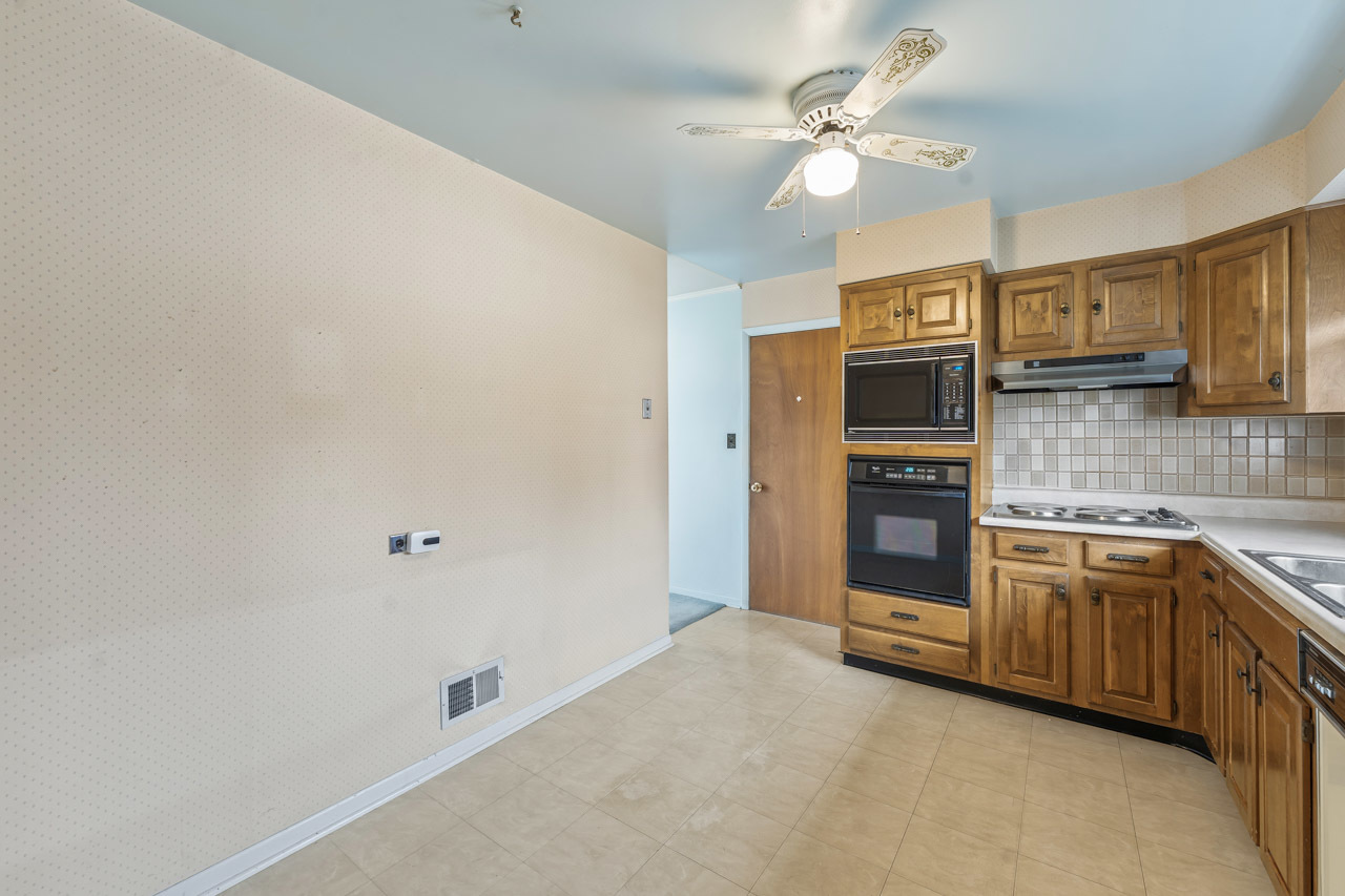 2407 N Champlain Street, Arlington Heights, IL 60004