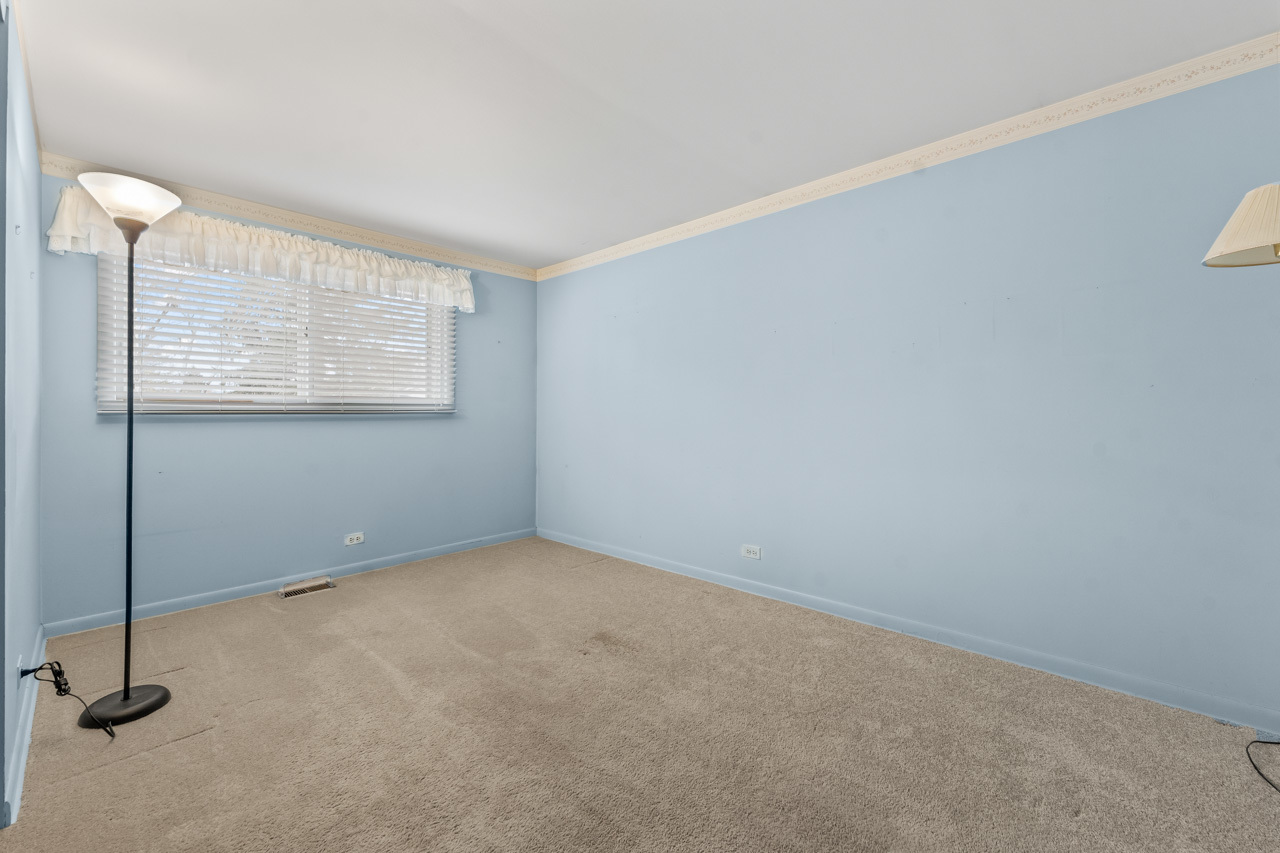 2407 N Champlain Street, Arlington Heights, IL 60004