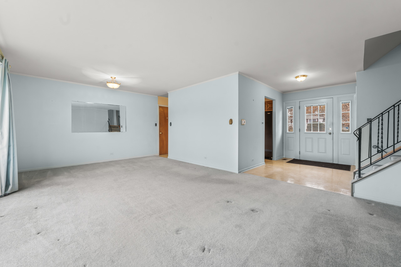 2407 N Champlain Street, Arlington Heights, IL 60004