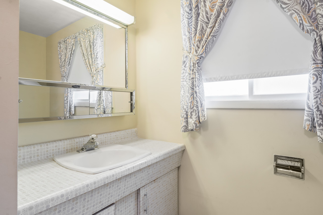 2407 N Champlain Street, Arlington Heights, IL 60004