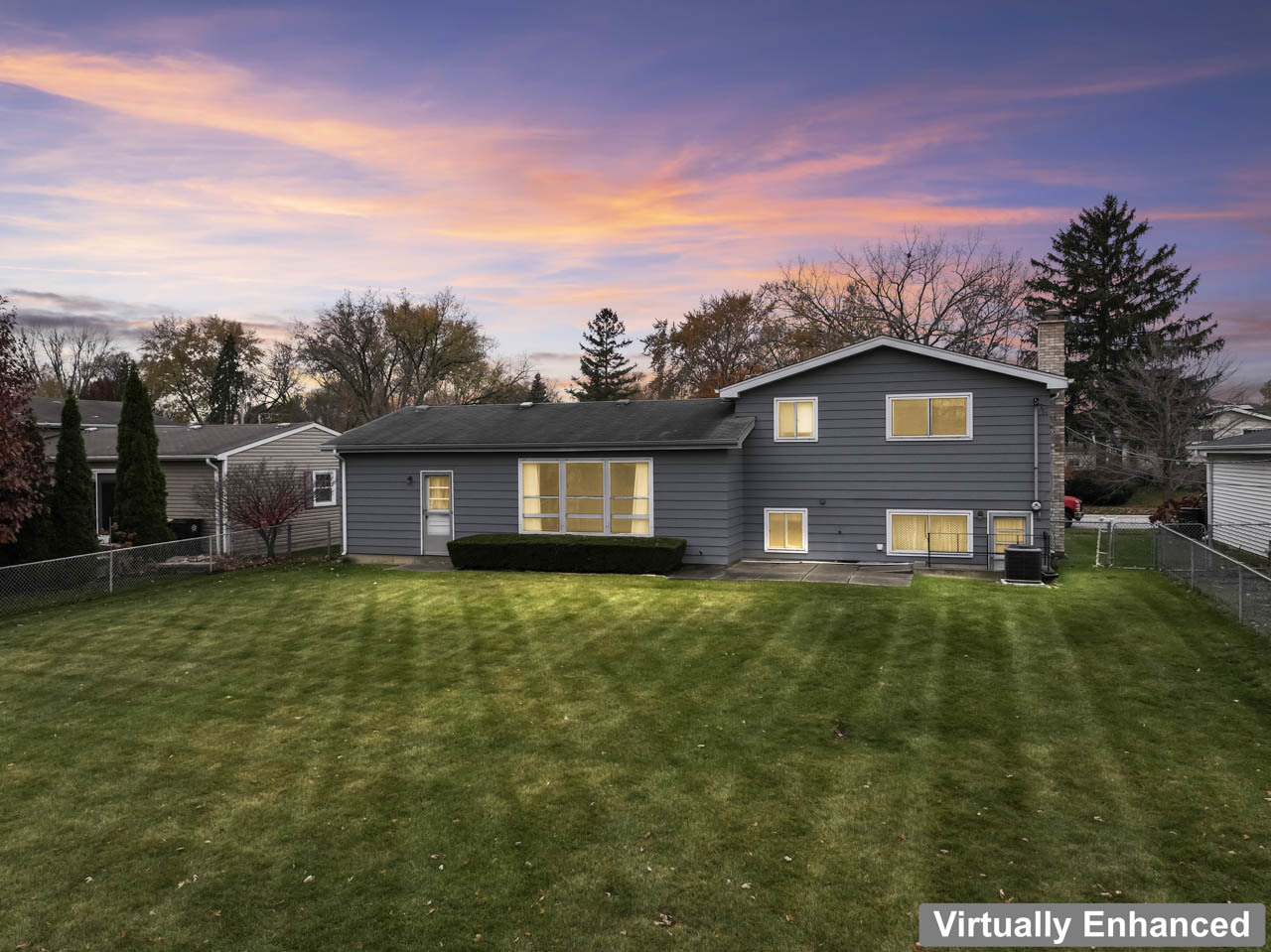 2407 N Champlain Street, Arlington Heights, IL 60004