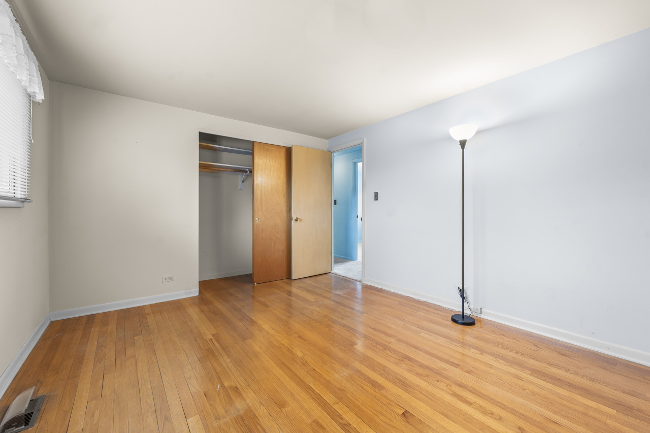 2407 N Champlain Street, Arlington Heights, IL 60004