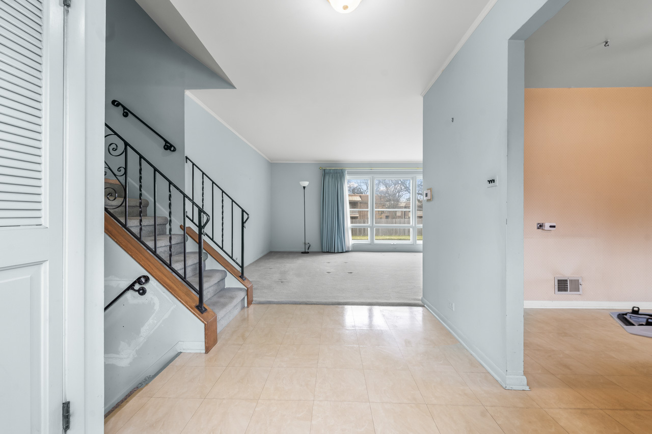 2407 N Champlain Street, Arlington Heights, IL 60004