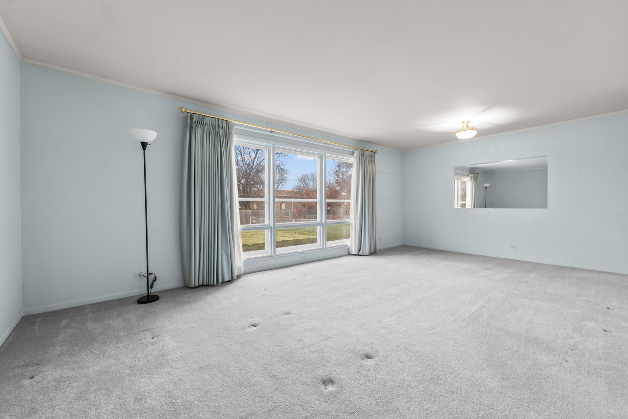 2407 N Champlain Street, Arlington Heights, IL 60004