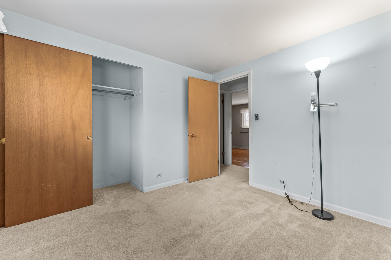 2407 N Champlain Street, Arlington Heights, IL 60004