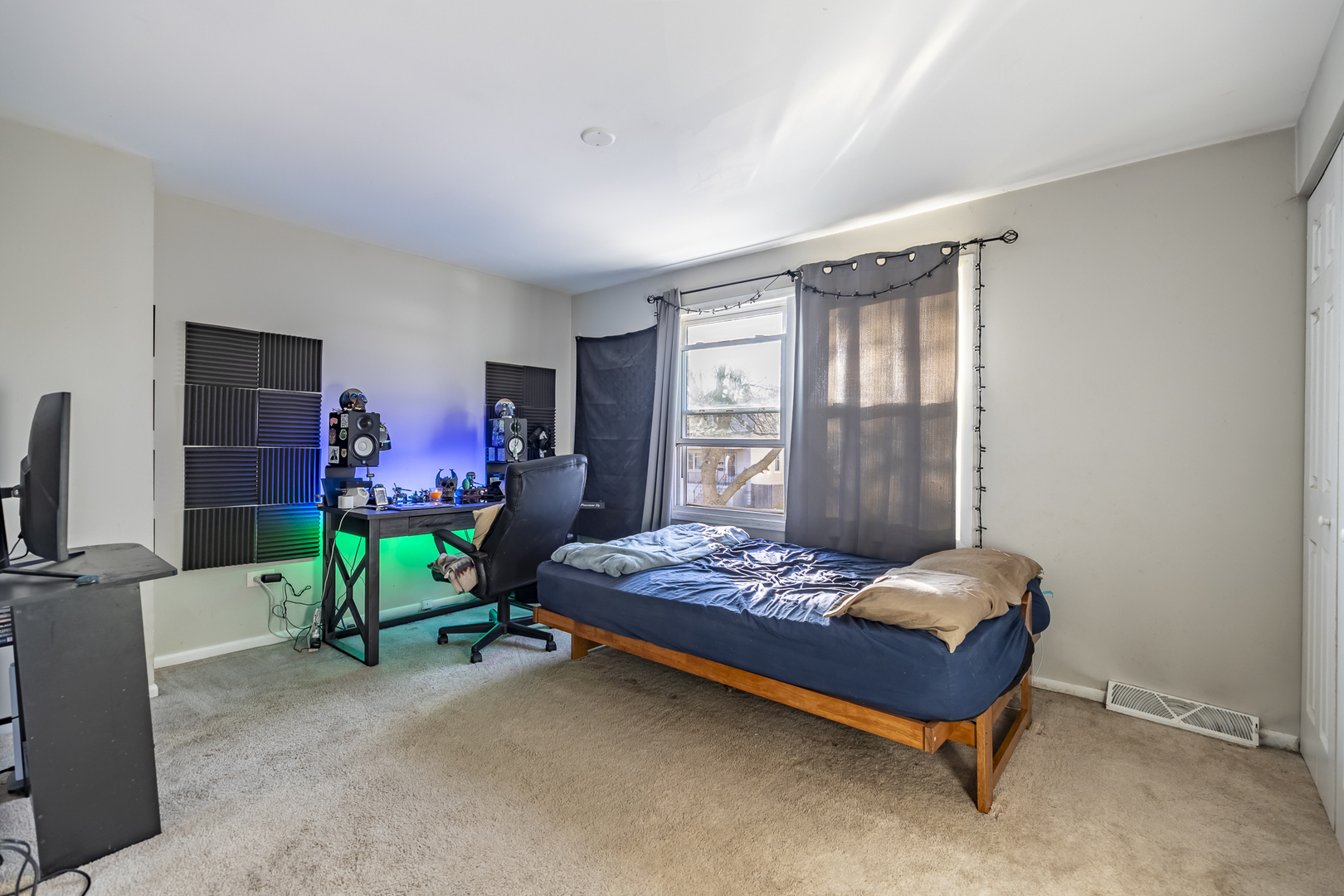 13415 S Mackinaw Avenue, Chicago, IL 60633