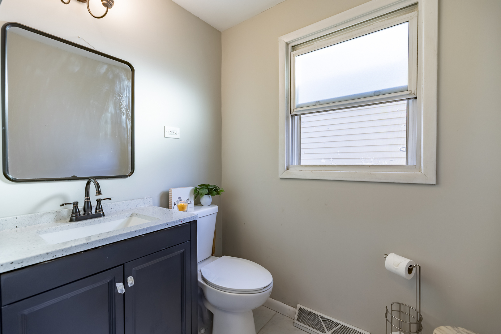 13415 S Mackinaw Avenue, Chicago, IL 60633