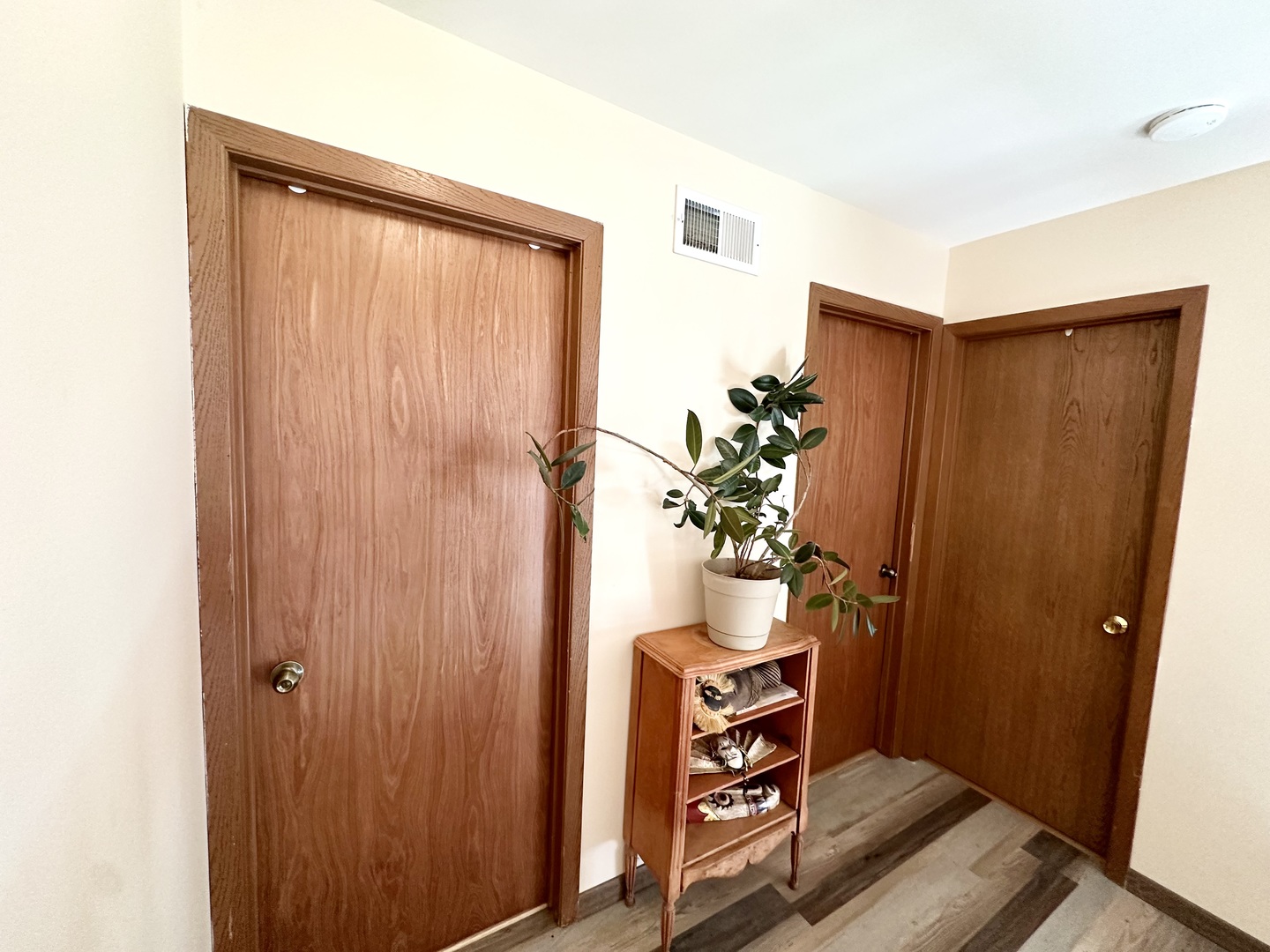 3316 Greenwich Lane, Island Lake, IL 60042