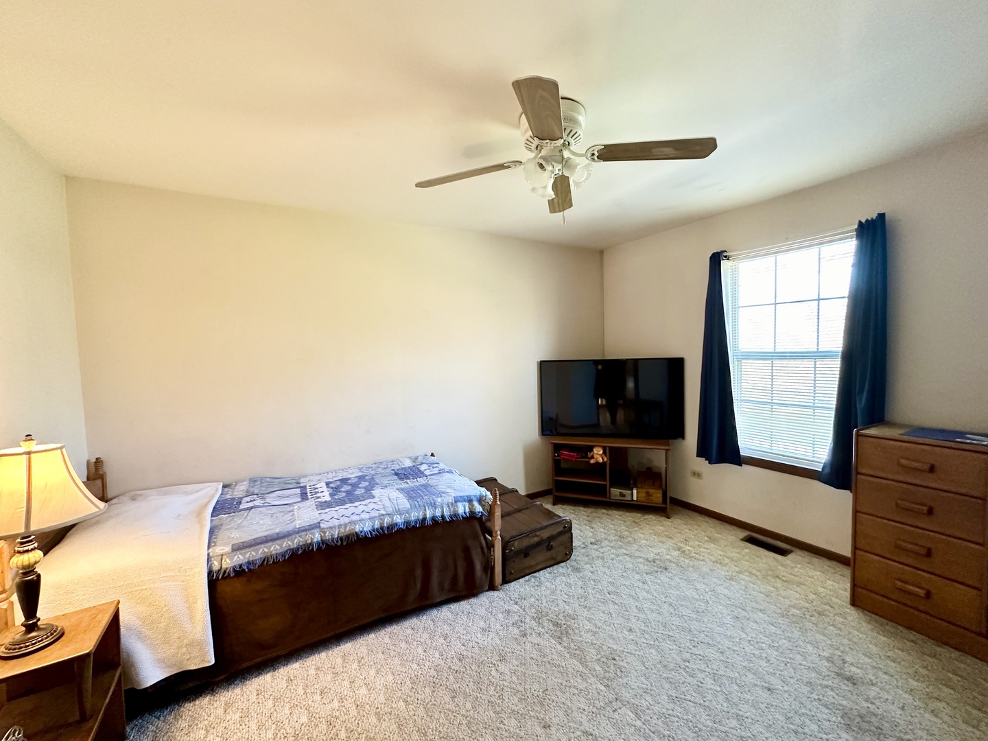 3316 Greenwich Lane, Island Lake, IL 60042