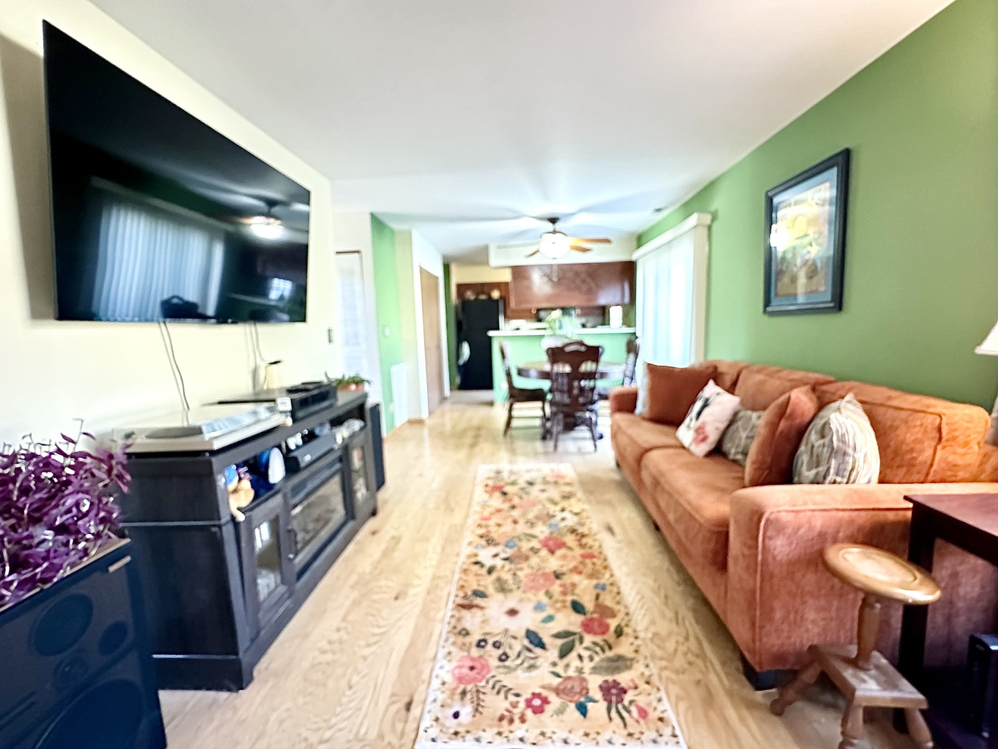 3316 Greenwich Lane, Island Lake, IL 60042