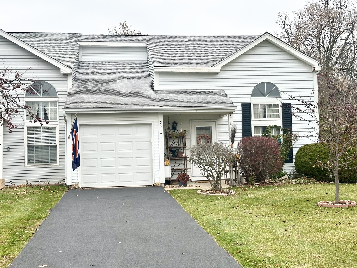 3316 Greenwich Lane, Island Lake, IL 60042