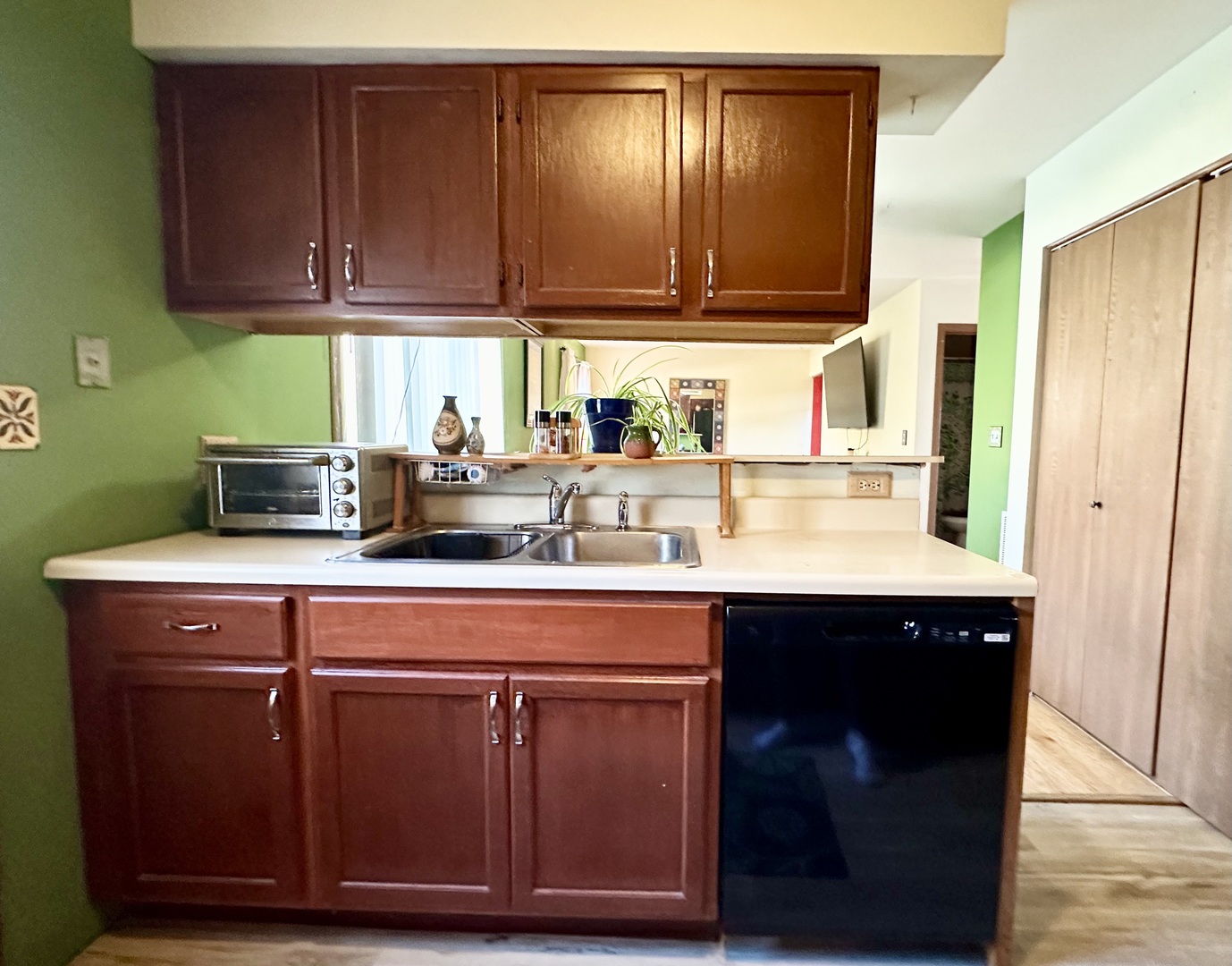 3316 Greenwich Lane, Island Lake, IL 60042