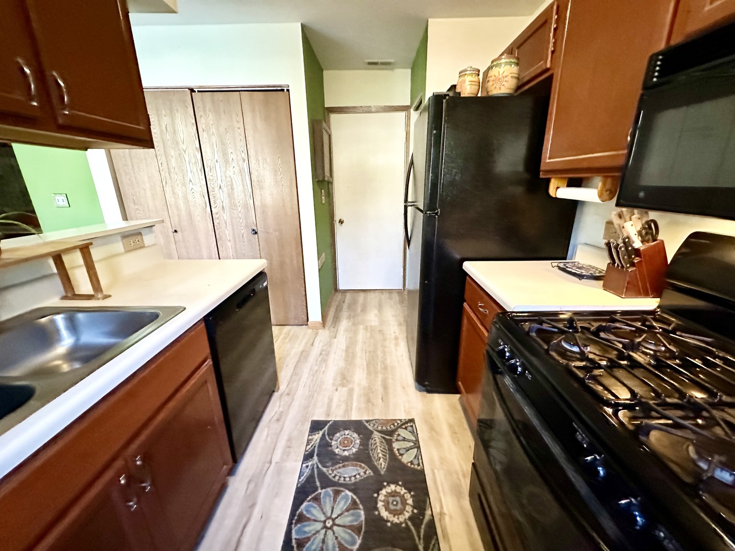 3316 Greenwich Lane, Island Lake, IL 60042