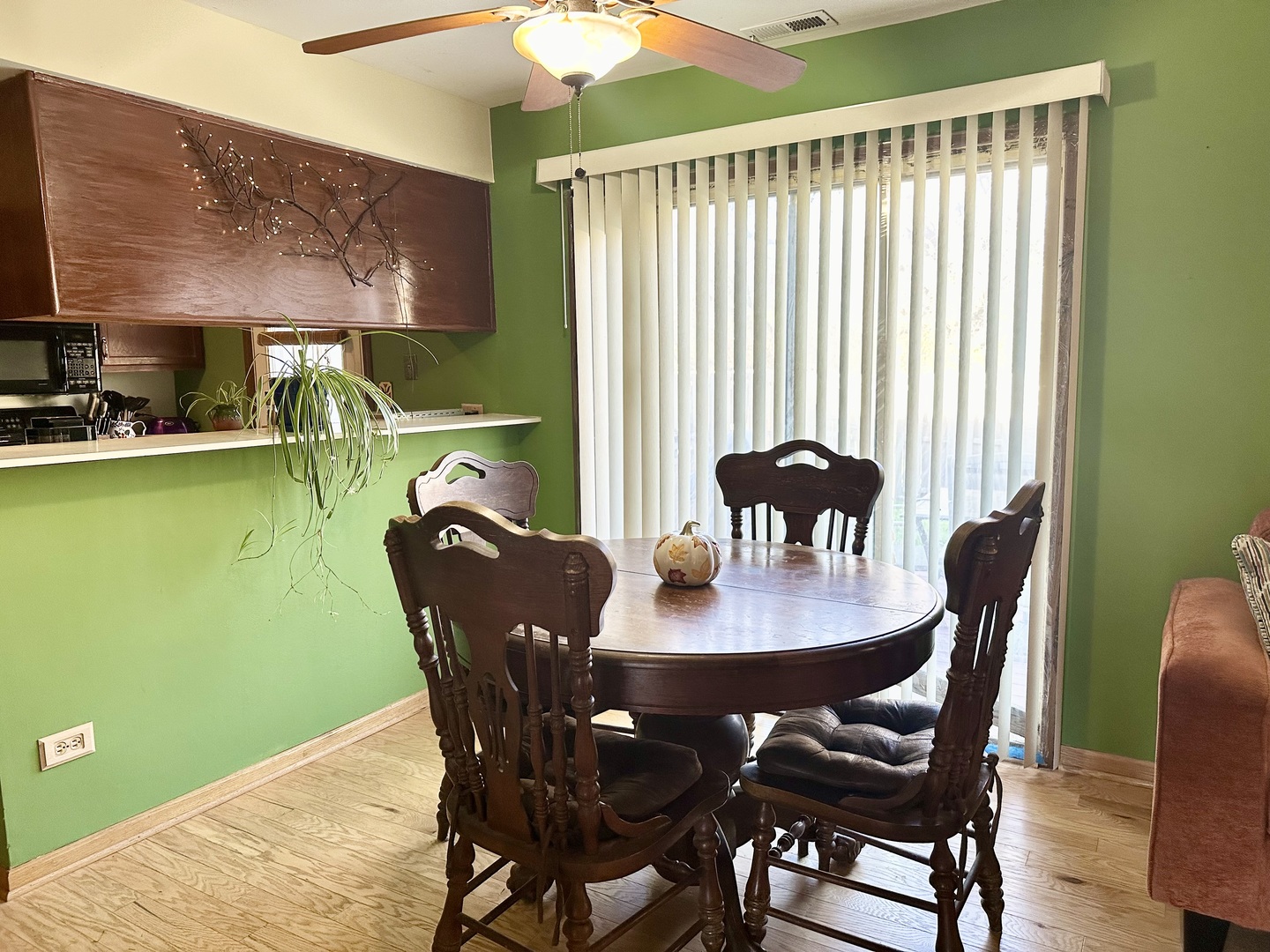 3316 Greenwich Lane, Island Lake, IL 60042