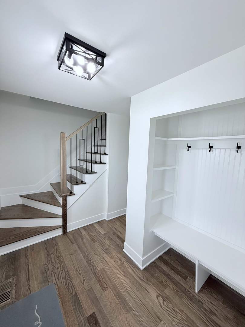 1581 Groton Lane, Wheaton, IL 60189